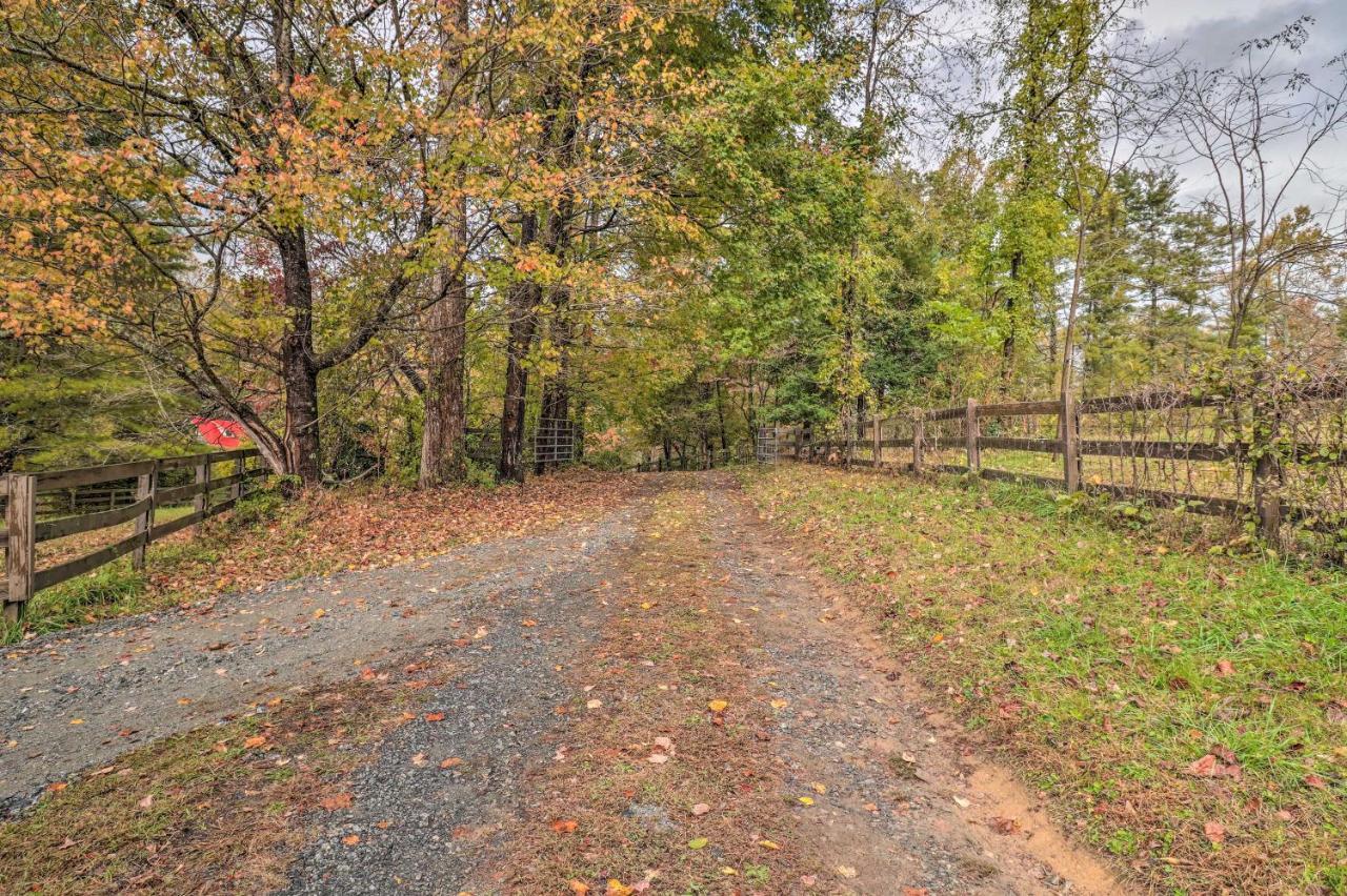 Rustic Hendersonville Farm Studio With Private Deck Exterior foto