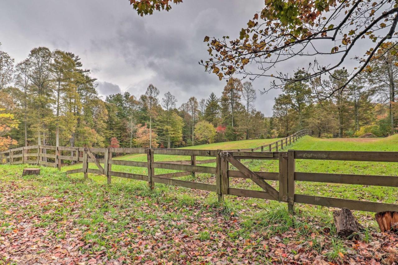 Rustic Hendersonville Farm Studio With Private Deck Exterior foto